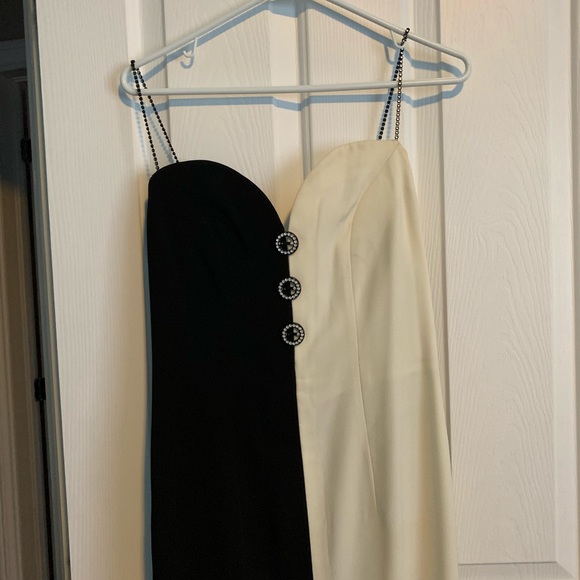 Beautiful long dress - Picture 5 of 6